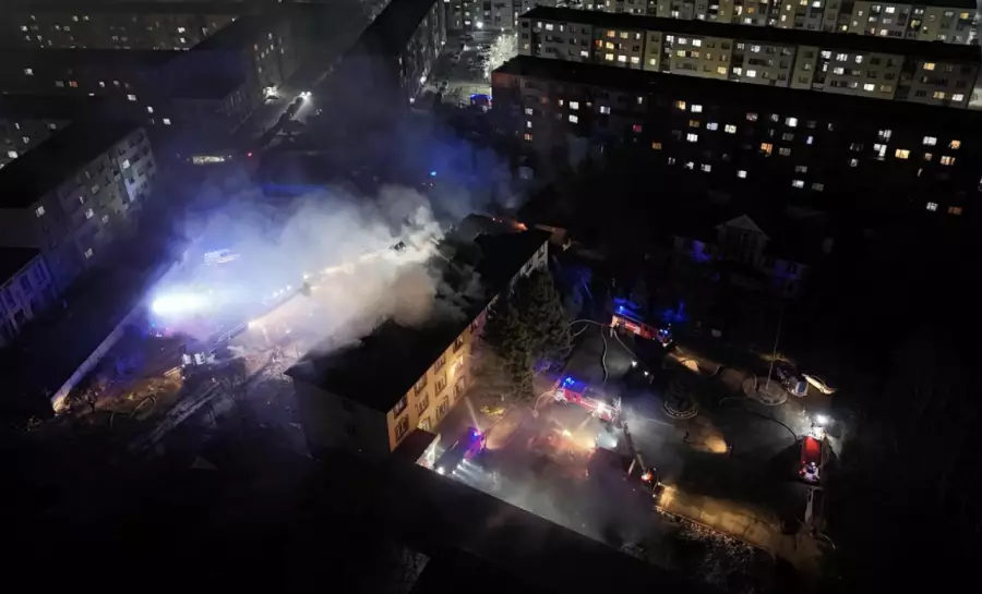 Алматы әкімі Дархан Сатыбалды балалар үйінің аумағындағы өрт шыққан жерге барды