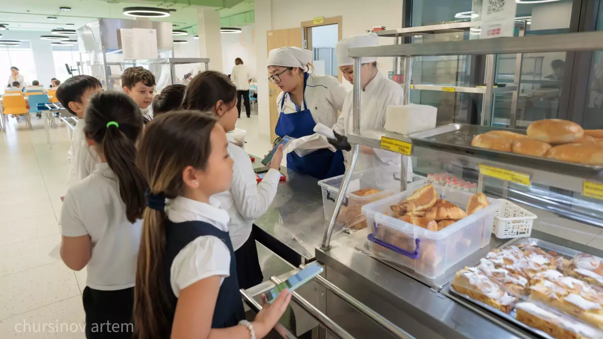 Мектеп оқушысы қалай тамақтанғаны дұрыс