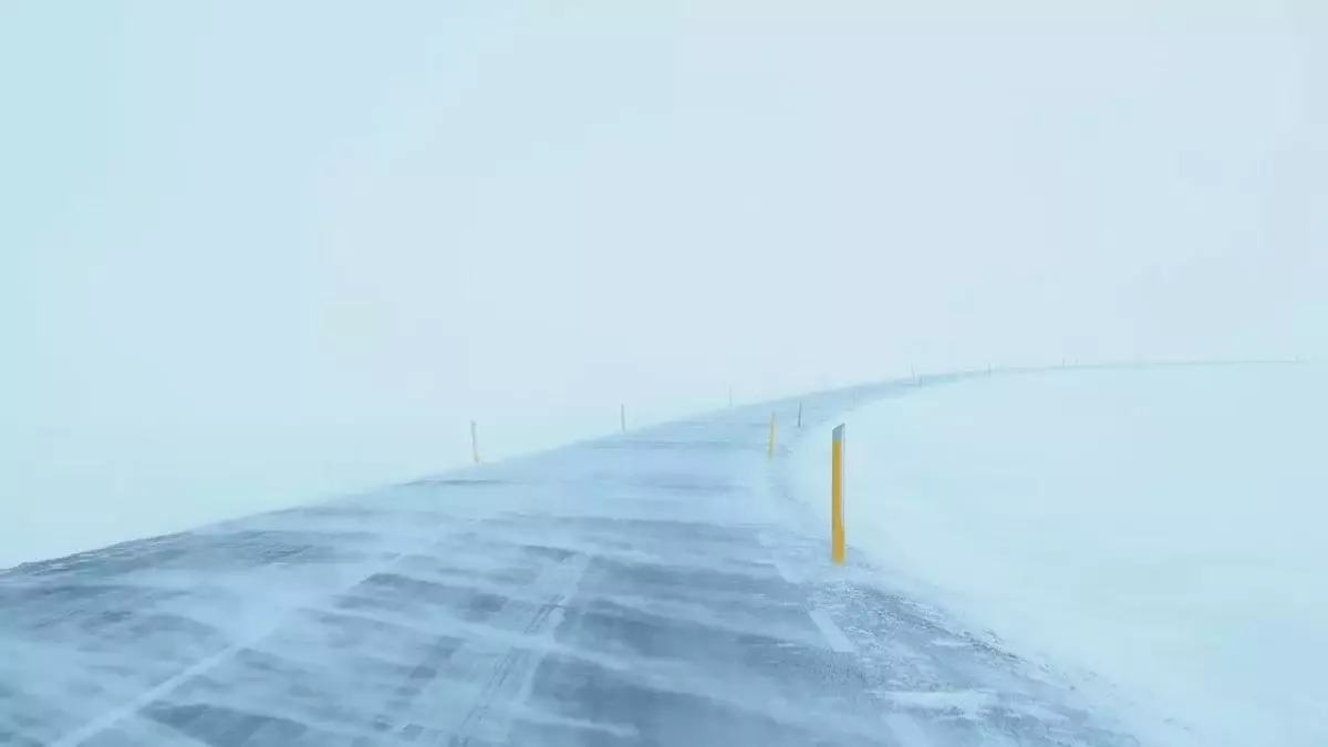 В Казахстане из-за метели перекрыли несколько трасс