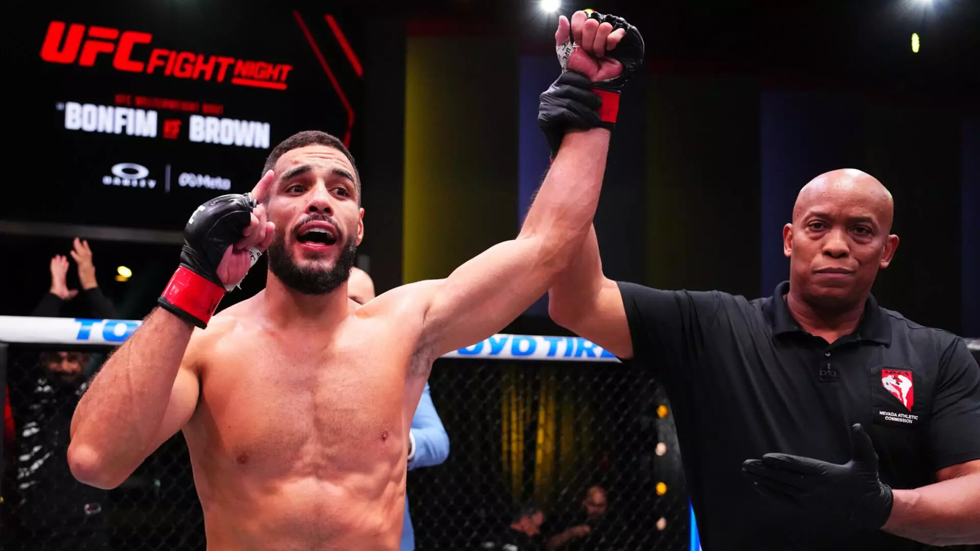 Боец из категории Шавката Рахмонова шокировал UFC жестким нокаутом