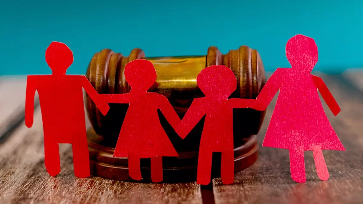 Эксперты предупреждают об угрозах безопасности американских детей, чьи фотографии выставлены для усыновления.