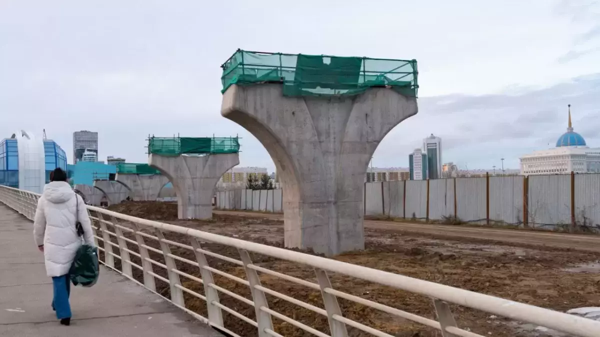 В сети появилось видео салона LRT в Астане