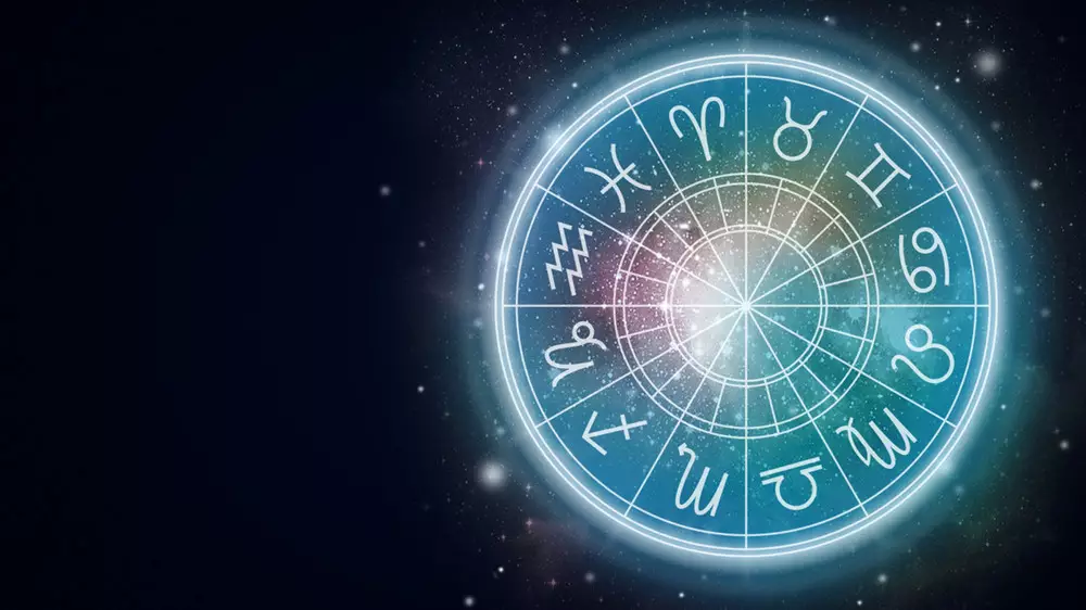 Гороскоп на 10 ноября: кто обретёт уверенность, а кто решится на перемены