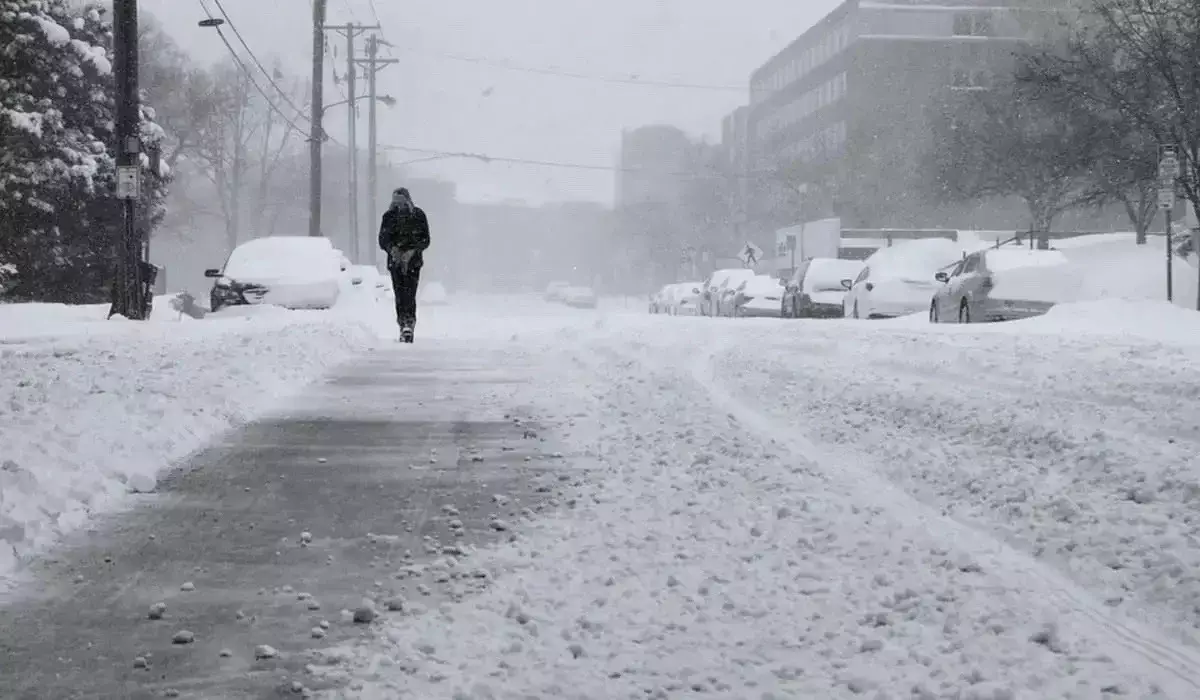 Қар аралас жаңбыр жауады: дүйсенбіге арналған ауа райы болжамы жарияланды