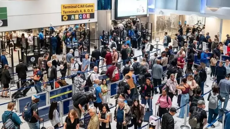 1400-ден астам рейс тоқтады