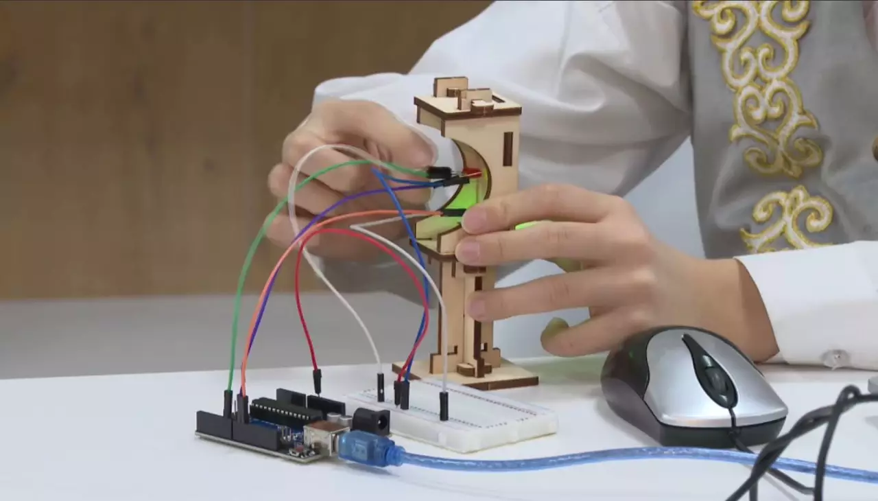 Отандық стартап мектепте қолданылады