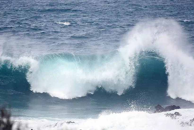 Смертоносные волны на Тенерифе: трое погибших и не менее 15 пострадавших