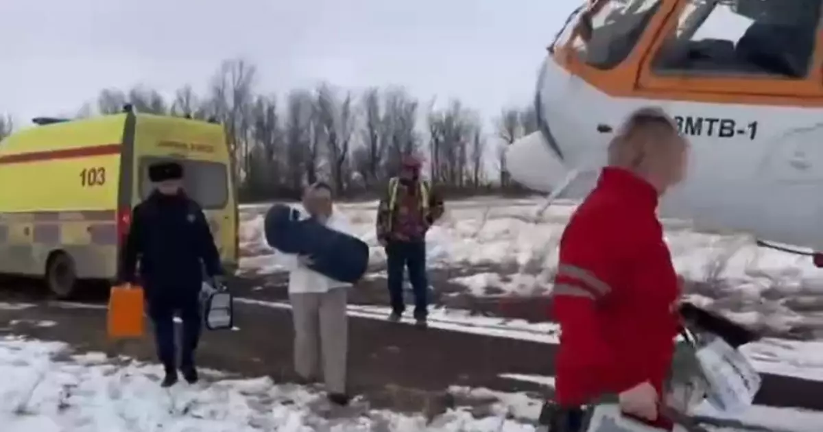   ШҚО-да жаңа туған сәбиді аман алып қалу үшін тікұшақпен Өскеменге жеткізді   