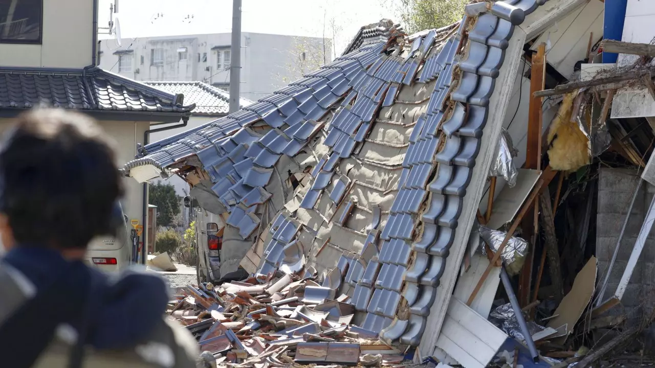 Жапонияда 6,7 балдық жер сілкінісі болып, цунами дабылы жарияланды