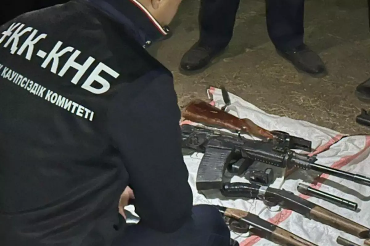 Огнемёт, автоматы и гранаты изъяло КНБ в октябре в Казахстане