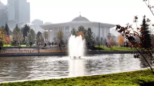  Алматыда Назарбаев даңғылы бойында жаңа сквер ашылды