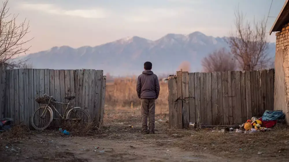 “Я изгой“. После суицида шестиклассника младшего брата забрали из семьи