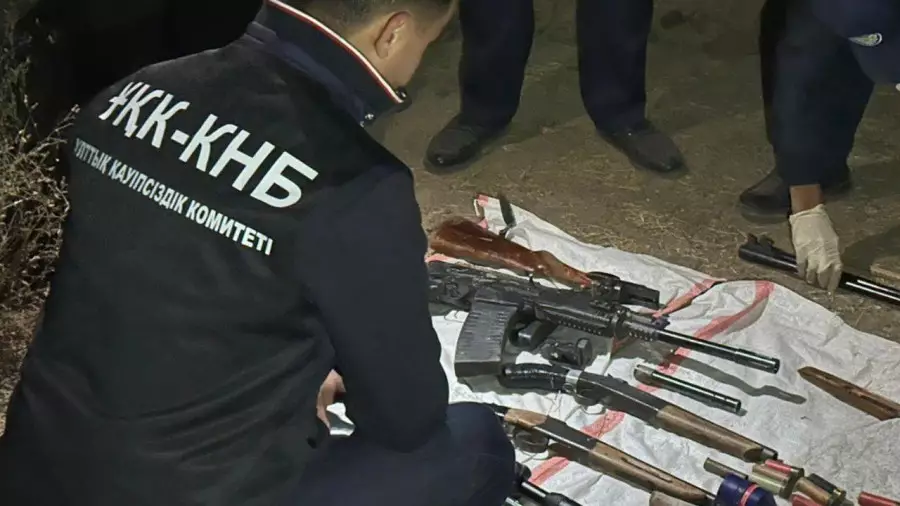 ҰҚК қазанда тәркіленген қару-жарақты көрсетті