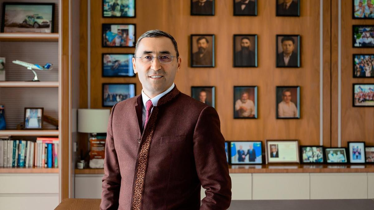 Танымал кәіпкер Айдын Рахымбаев ұлын әскерге аттандырды