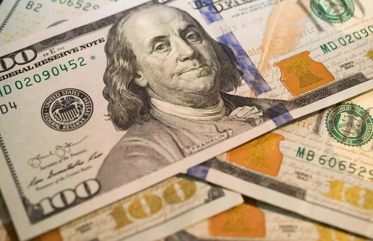 Какой курс доллара установили обменники после выходных