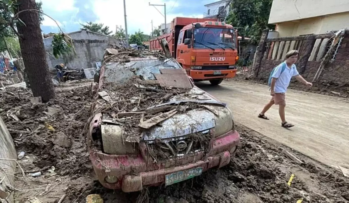 Еще один мощный тайфун обрушился на Филиппины: эвакуированы почти миллион человек