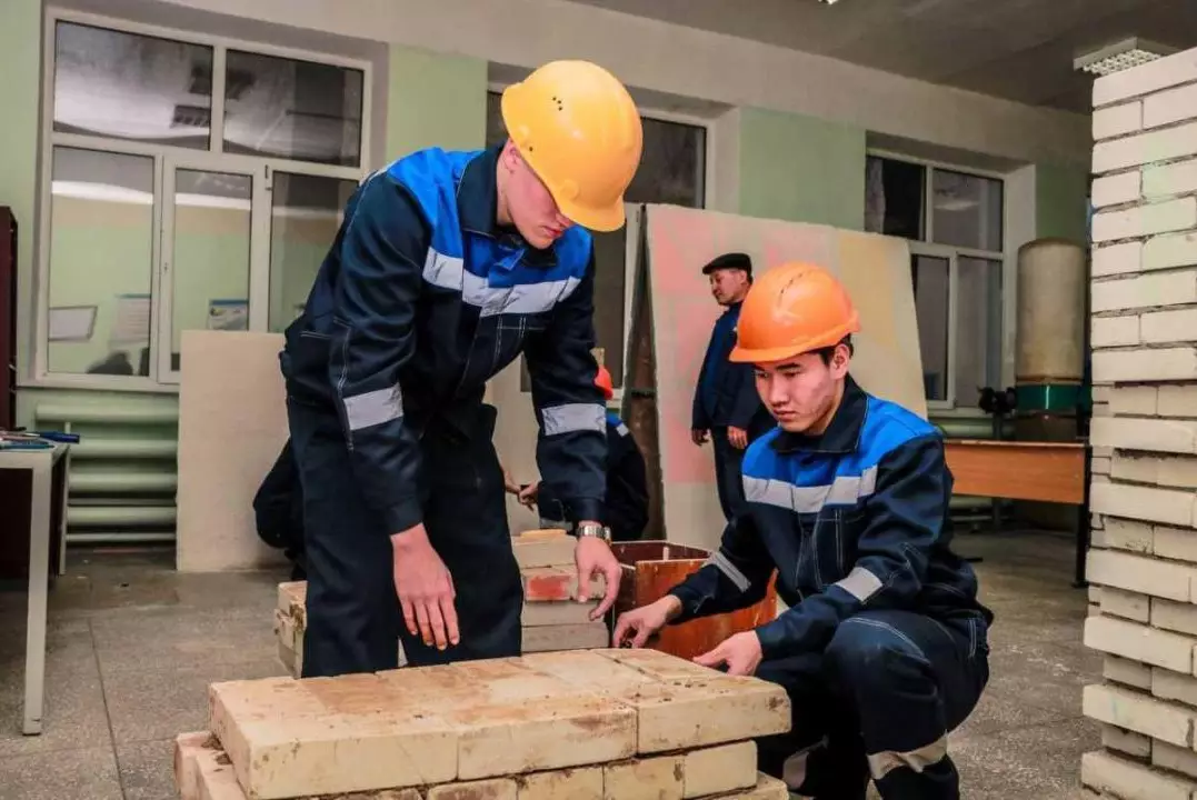 Более 150 студентов казахстанских колледжей прошли обучение за рубежом в 2025 году