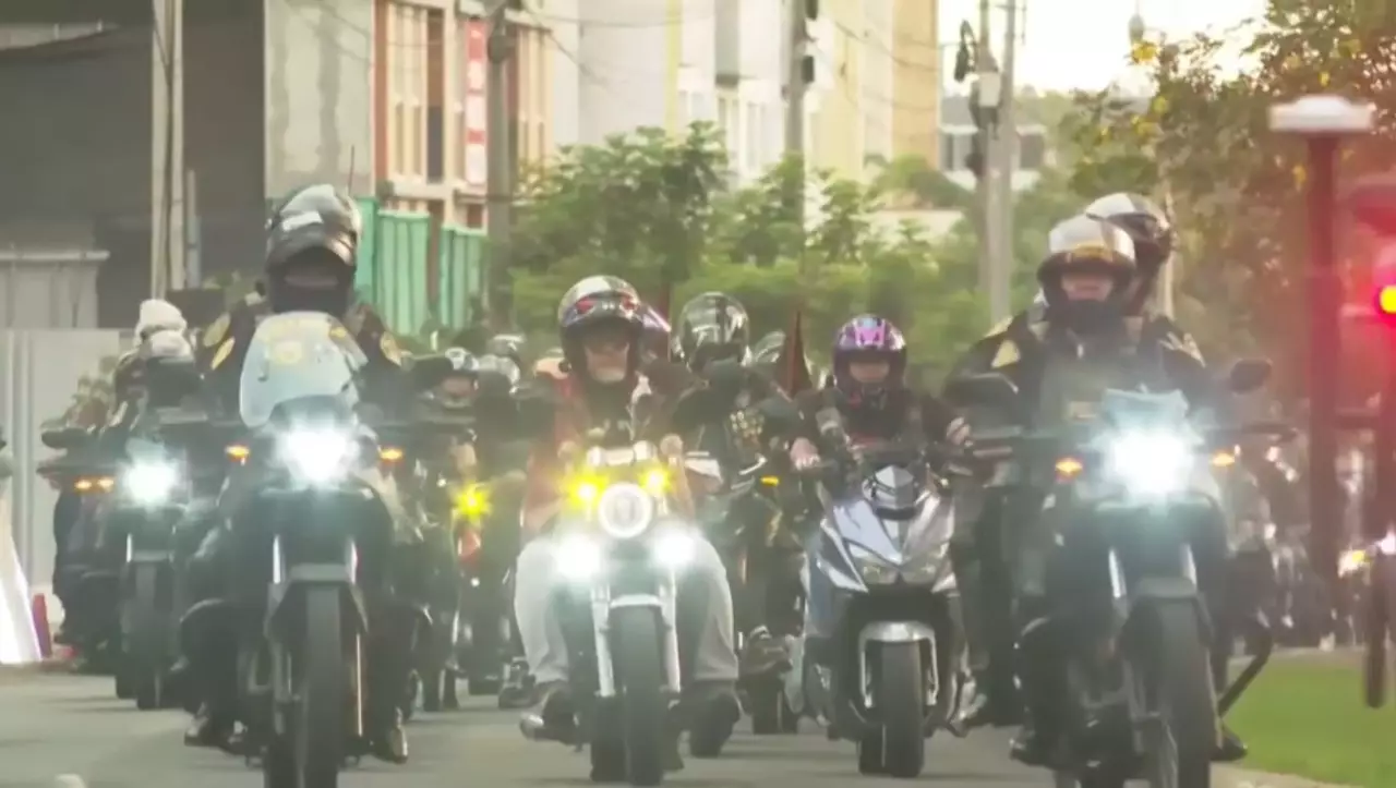 Перуде байкерлер шеруге шықты