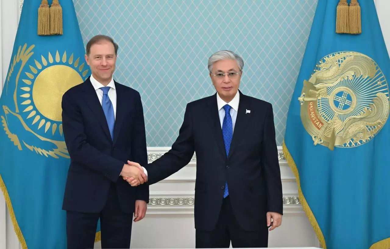 Токаев обсудил с Мантуровым свой предстоящий визит в Россию