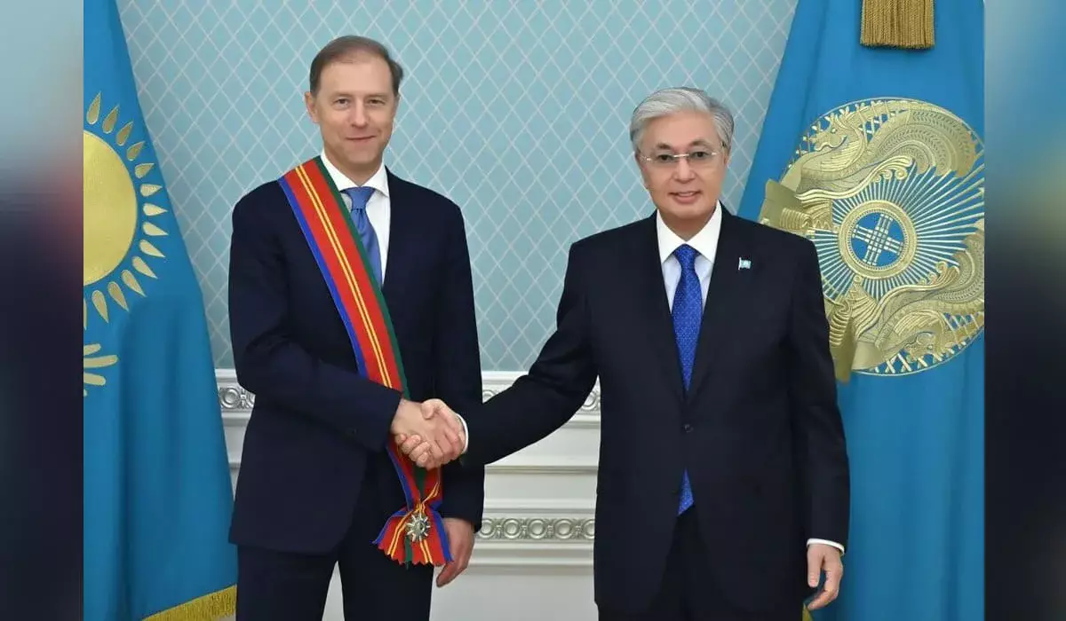 Токаев наградил Дениса Мантурова орденом «Достық» I степени