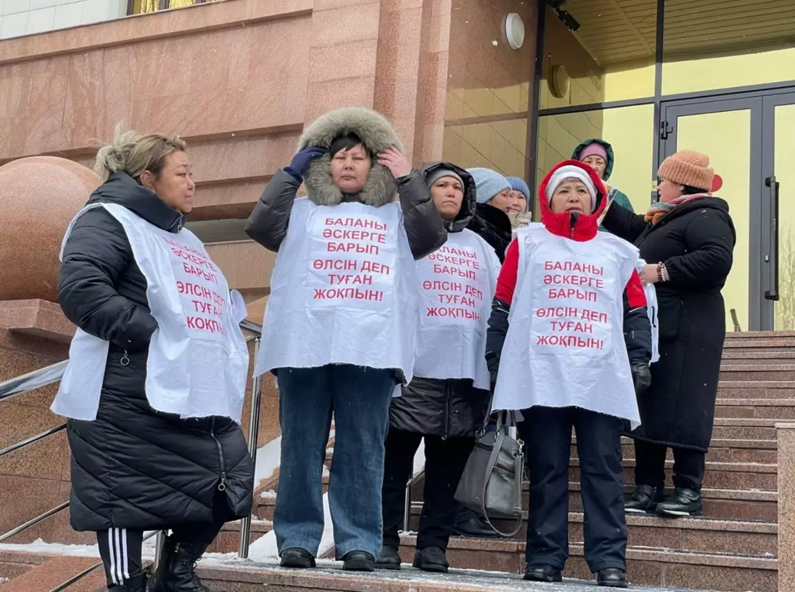 Минобороны РК в ответ на плач матерей: Безопасности военных первоочередное внимание