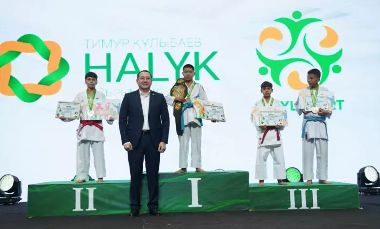 «Ата, мен жеңдім, енді не қаласаң да алып берем» - жас спортшы жеңісінен кейін атасына хабарласты
