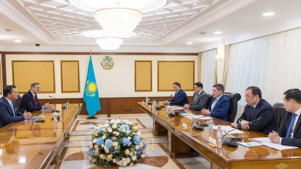 Қазақстанда экологиялық таза авиаотын өндіретін зауыт салынады