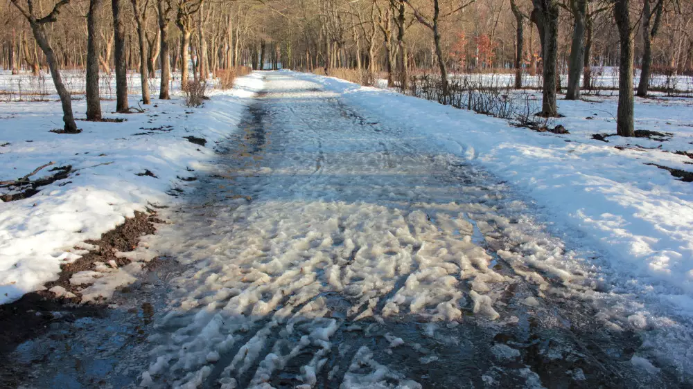 Снег идёт, но потеплеет до +18: что ждать от погоды в Казахстане