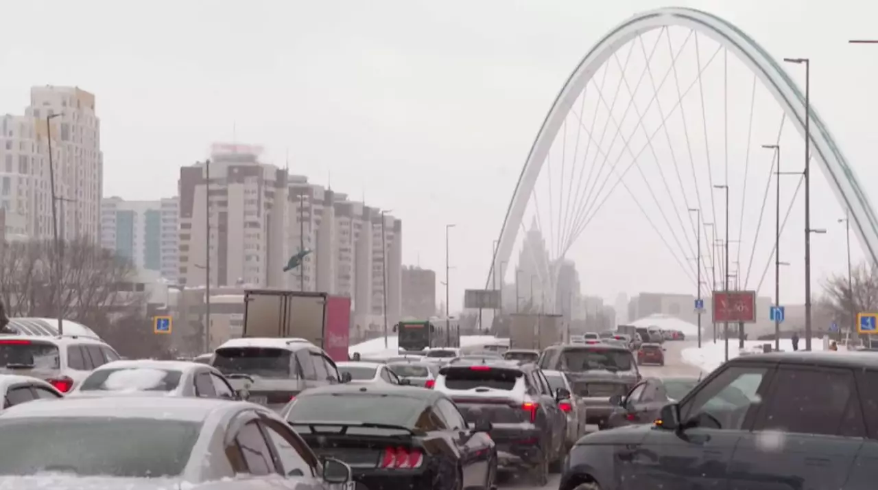 Количество автомобилей подсчитали в Казахстане