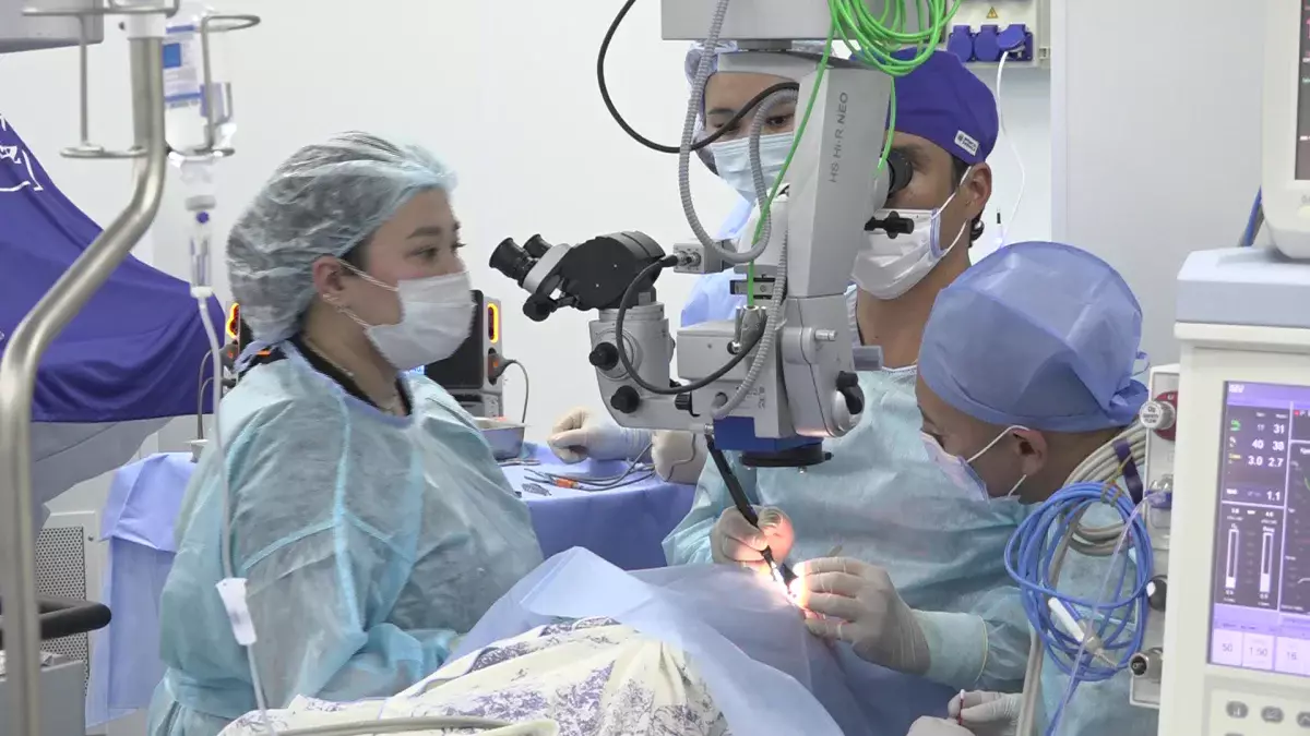 Көз аурулары: Алматыда италиялық маман шеберлік сағатын өткізді