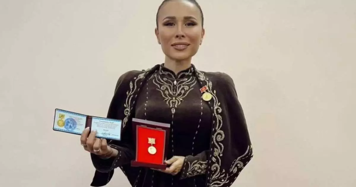  Әнші Луинаға Қырғыз Республикасының мәдениет үздігі атағы берілді 