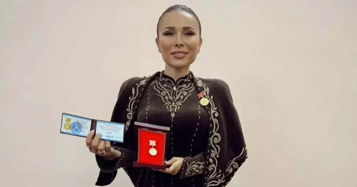  Әнші Луинаға Қырғыз Республикасында атақ берілді 