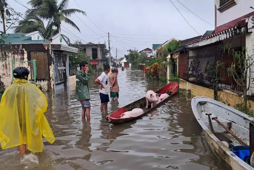 Супертайфун "Фунг-вонг" обрушился на Филиппины