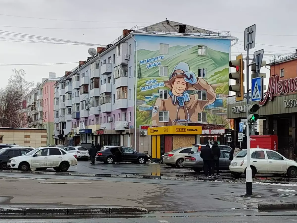 В Усть-Каменогорске обновляют фасады многоэтажек