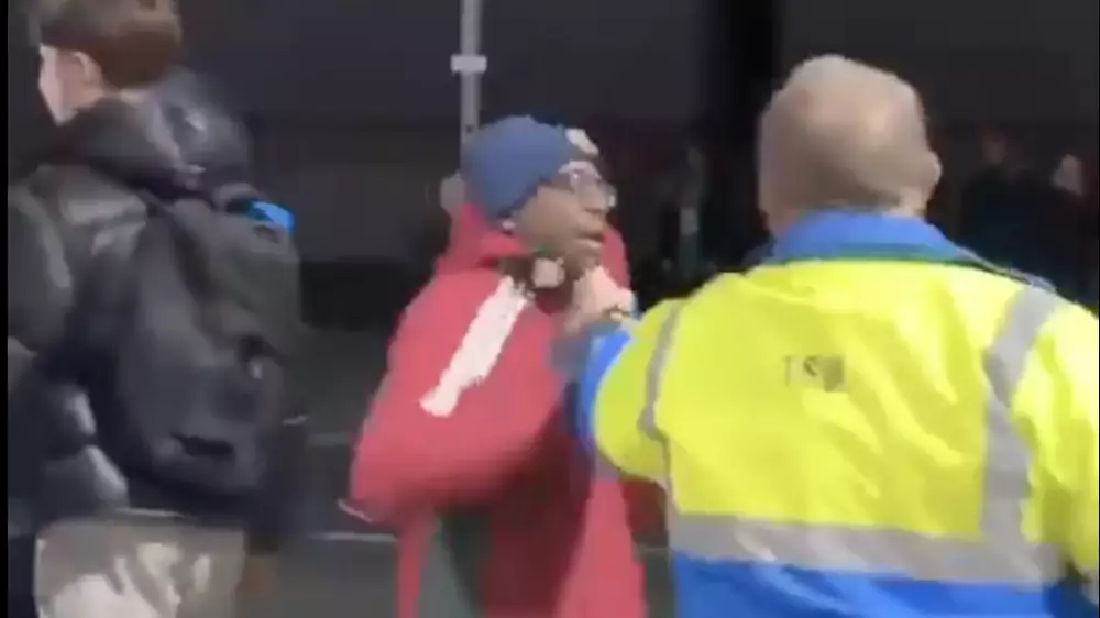 Удушением звездного фаната обернулся сенсационный матч “Арсенала“