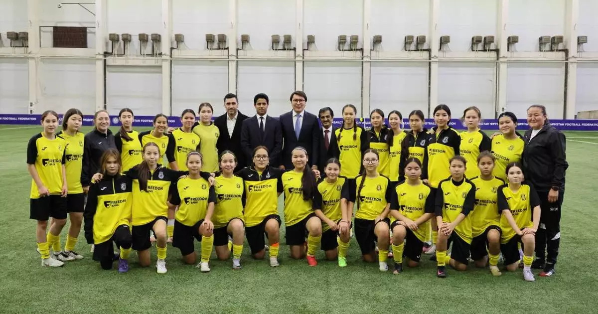  ПСЖ президенті Нассер әл-Хелаифи «Астана Арена» стадионын аралады 