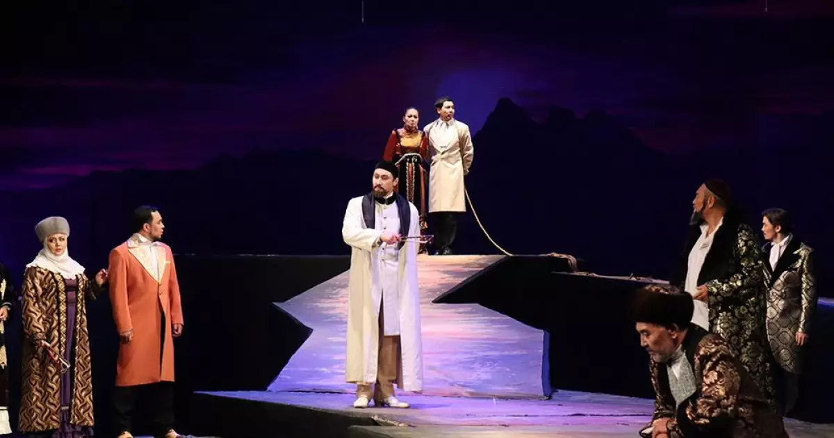   «Ғасырға басқан қадам»: Мұхтар Әуезов атындағы Қазақ ұлттық драма театры көрермендеріне ерекше қойылым ұсынады   