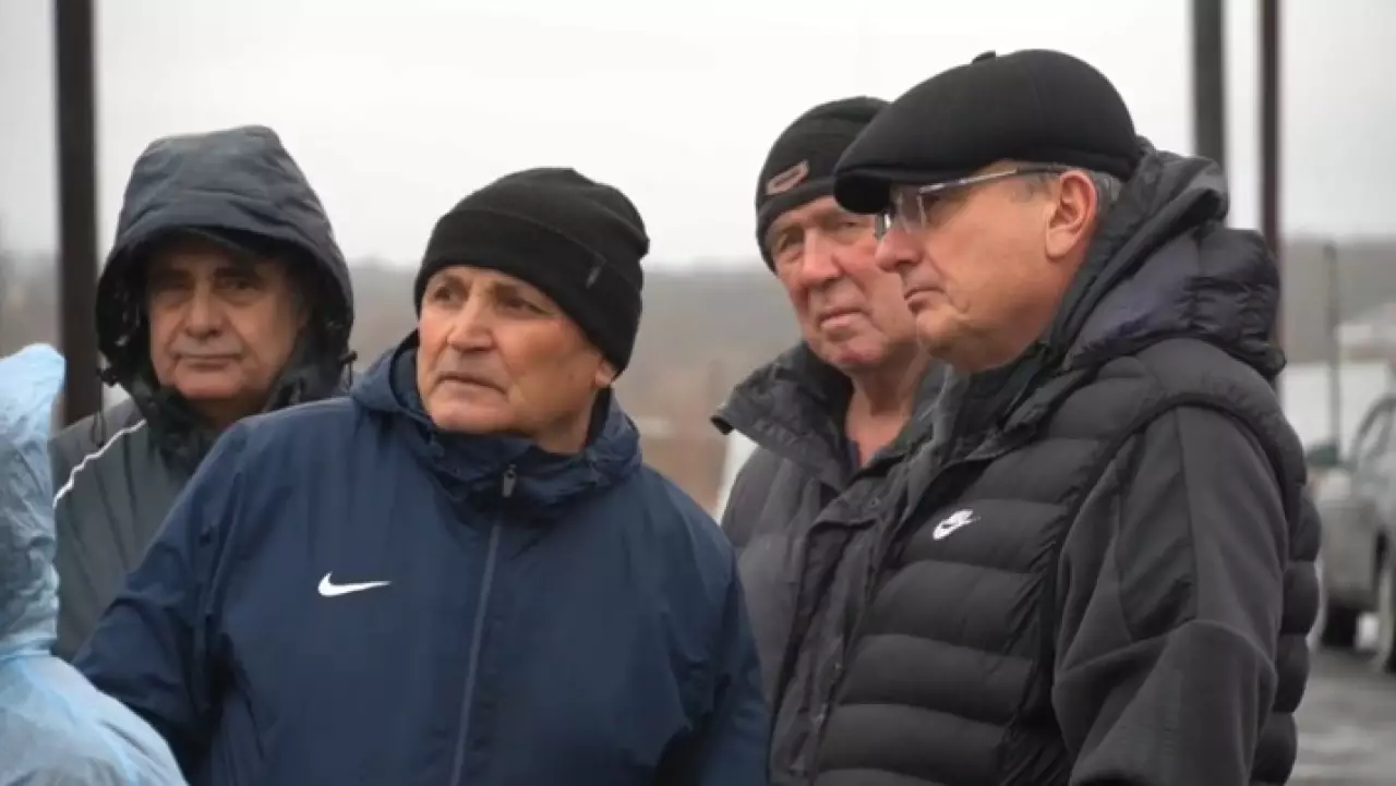 Закрыть карьер требуют жители поселка Заводской