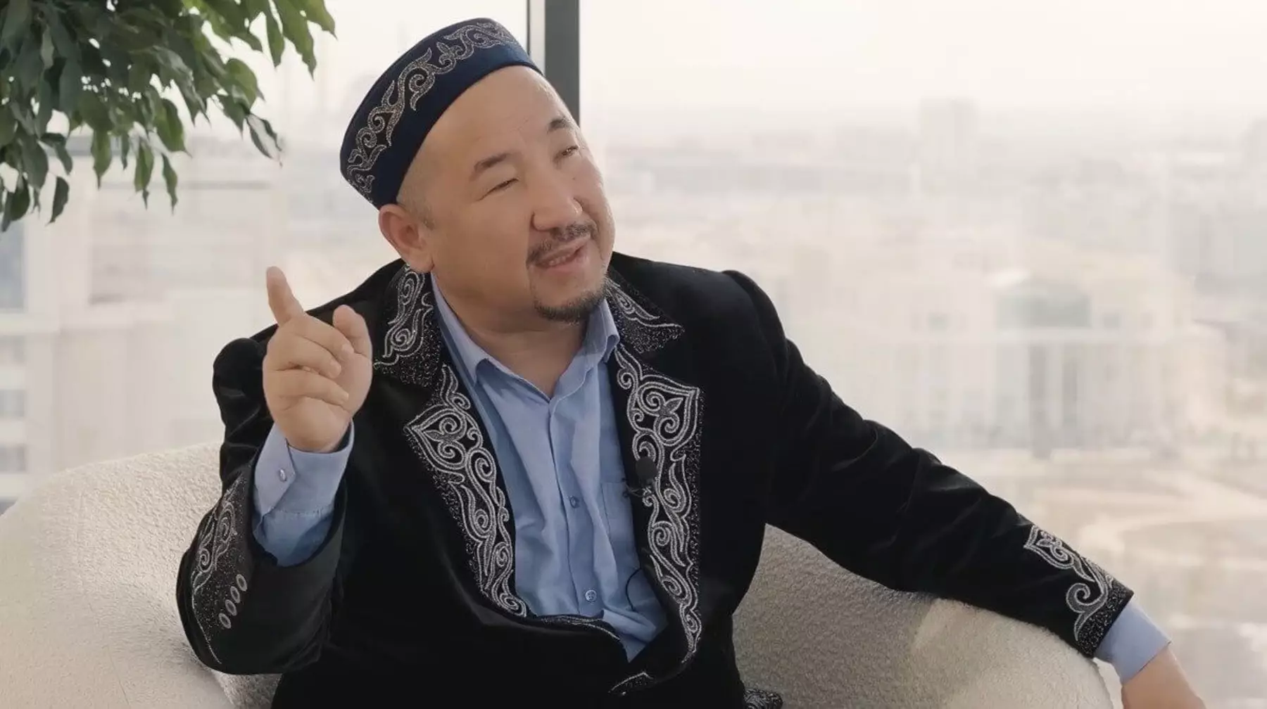 “Тоқал алуды “жетістік” деп ұлықтауды доғарыңдар!”: Нұрлан Имам екінші әйел алатындарды сынға алды (ВИДЕО)