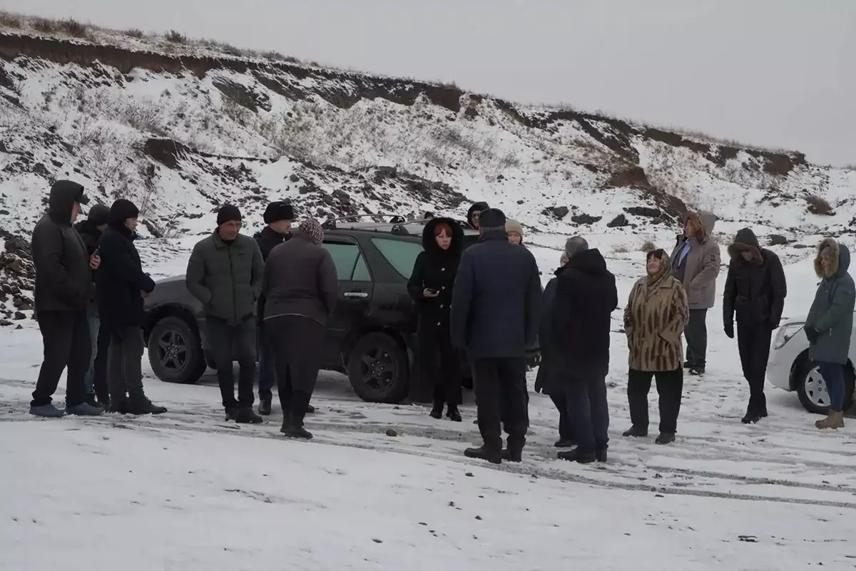 Карьер под окнами: сельчане требуют разобраться в незаконной разработке щебня