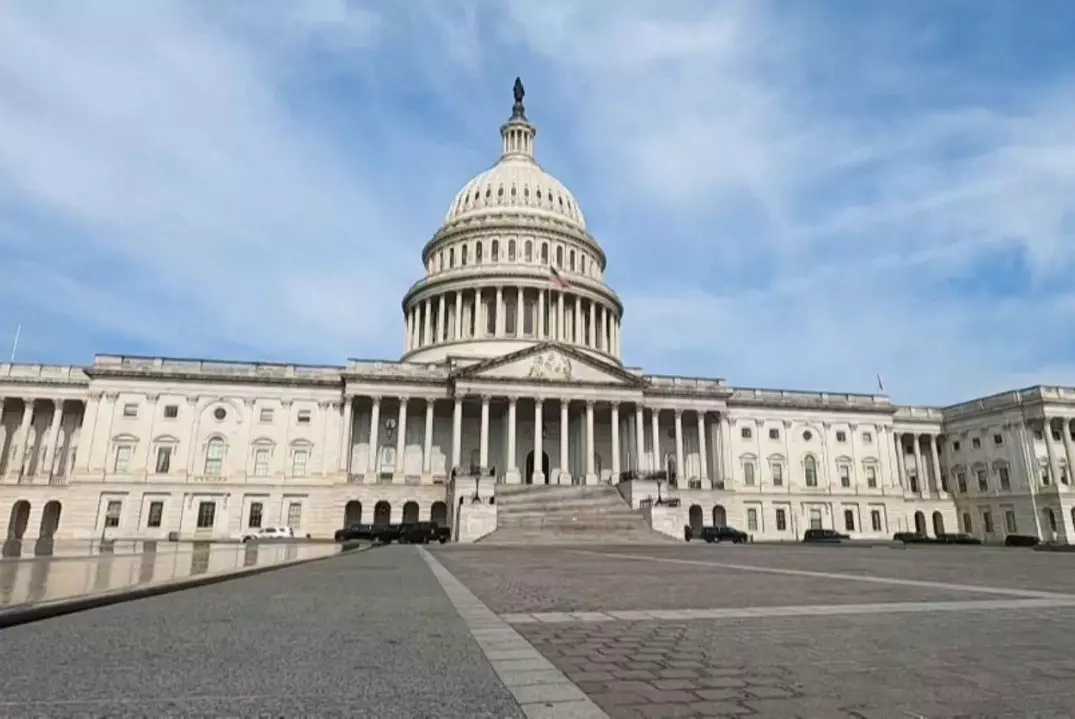 Сенат США договорился завершить самый долгий шатдаун в истории