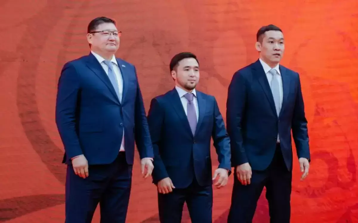 Елдос Сметовке Абай облысының әкімі ерекше құрмет көрсетті