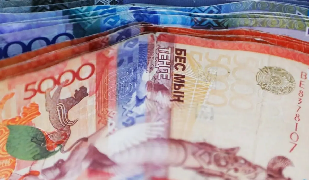 В Казахстане снижаются зарплаты учителей и врачей - новости на Lada.kz 10.11.2025