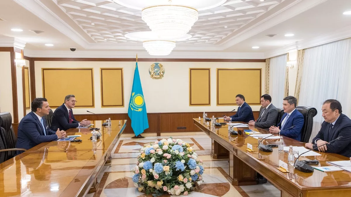 Казахстан намерен наладить собственное производство экологичного авиационного топлива.