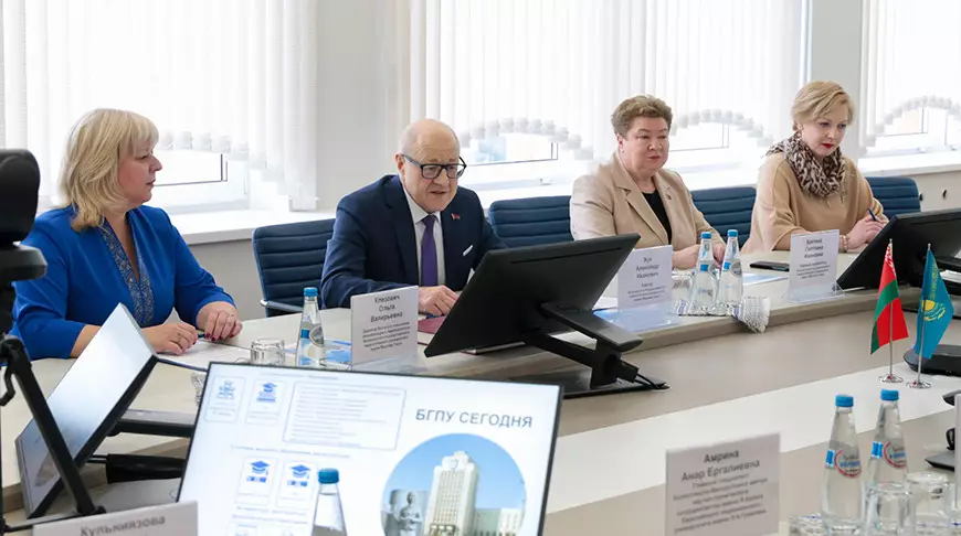 Беларусь и Казахстан планируют расширять сеть совместных образовательных учреждений.