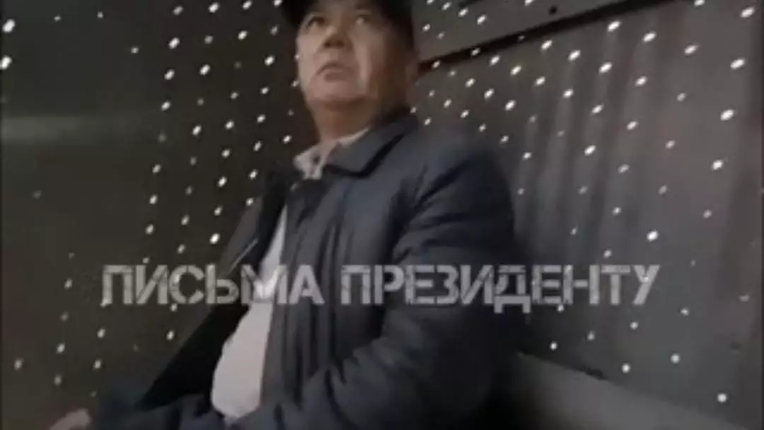 Алматыда ер адам 13 жастағы қызды өзімен бірге ертіп кету үшін ақша ұсынған