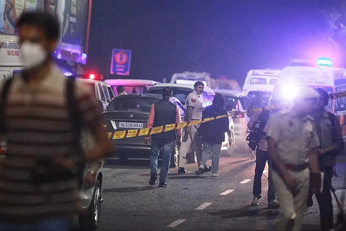 Взрыв в Нью-Дели: число погибших растет, власти не исключают теракт