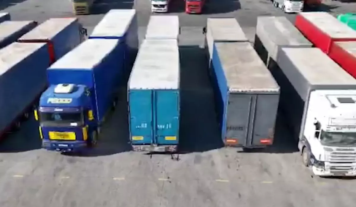 Алматыда шетелдік көліктер заңсыз тіркеліп отырған:  мемлекетке 1,2 млрд теңге залал келтірілді