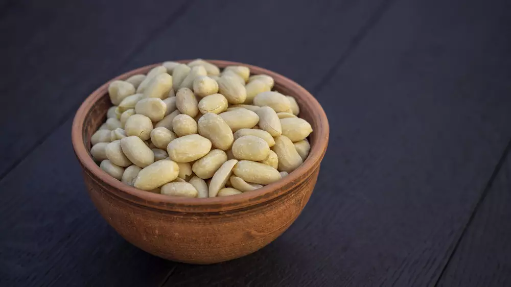 Ғалымдар ми қан тамырлары жұмысын жақсартатын өнімді атады