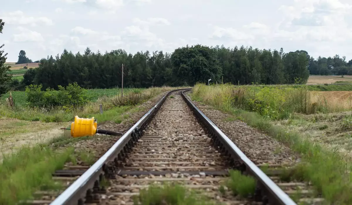 На железной дороге Казахстана с начала года погибли 15 человек